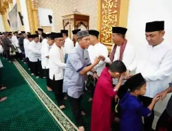 Masjid Jamik Islamic Center Jadi Saksi Momen Haru Kepulangan Jemaah Haji Prabumulih