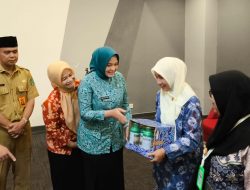 Prabumulih Salurkan POC Dorong Pertanian Ramah Lingkungan