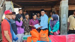 Cak Arlan Serahkan Santunan Korban Kebakaran Payuputat