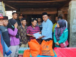 Cak Arlan Serahkan Santunan Korban Kebakaran Payuputat